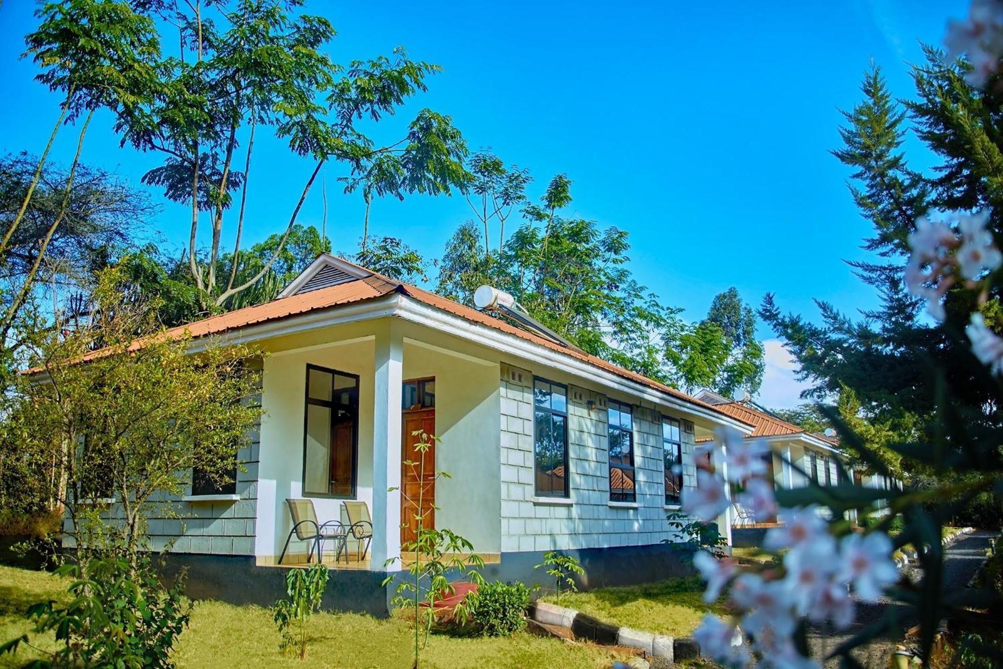 Ngorongoro Corridor Lodge Карату Экстерьер фото