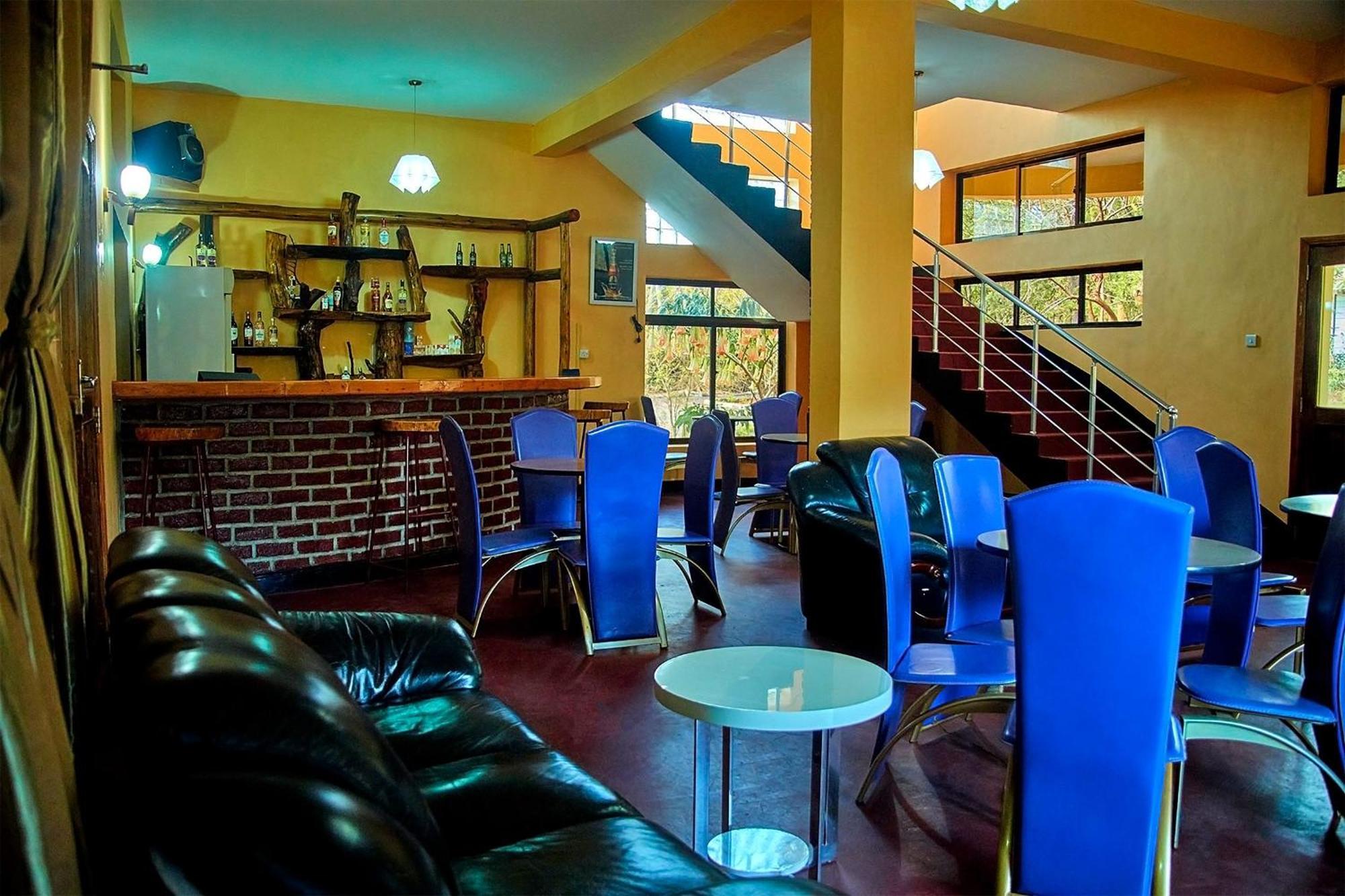 Ngorongoro Corridor Lodge Карату Экстерьер фото