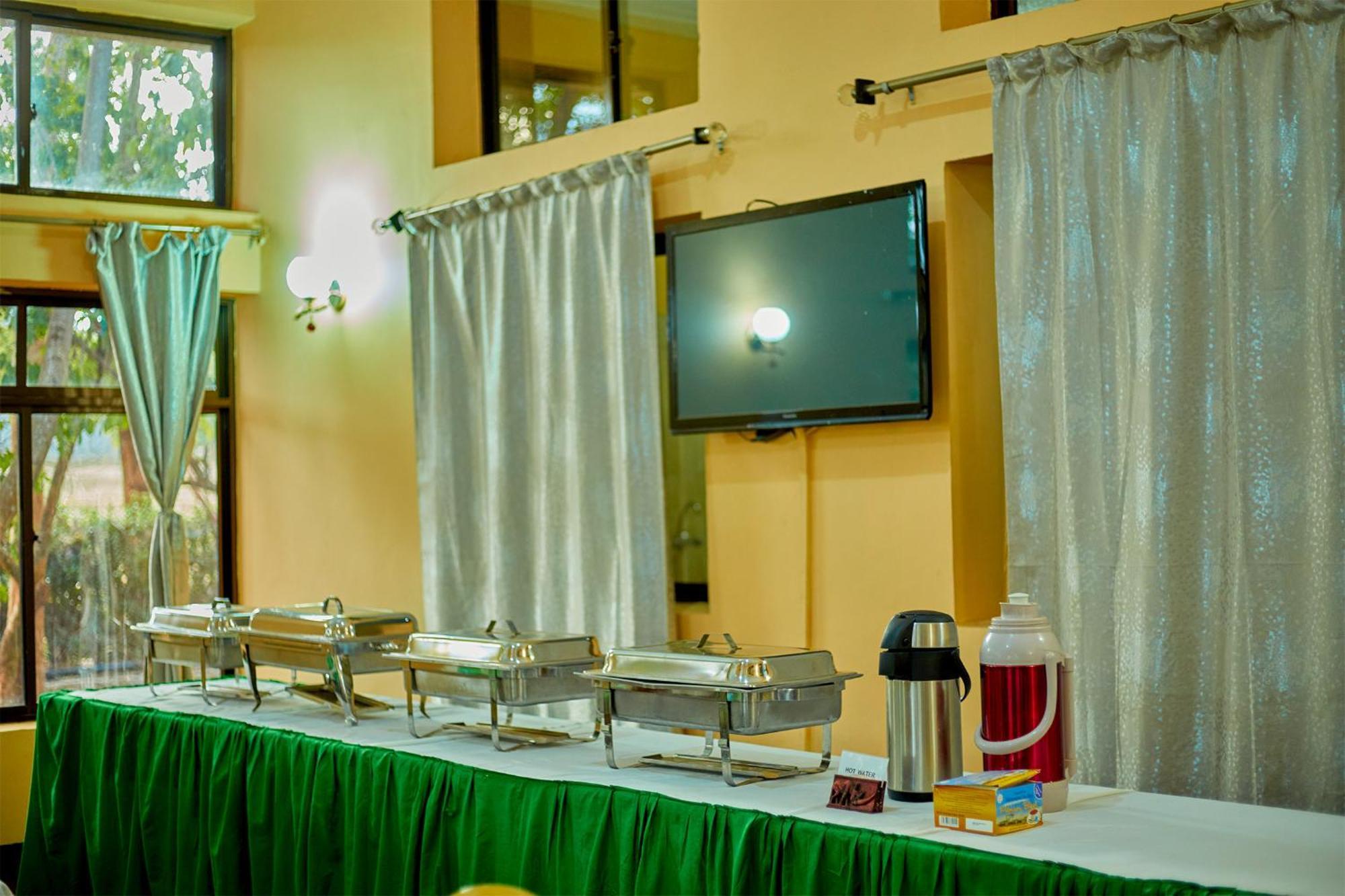 Ngorongoro Corridor Lodge Карату Экстерьер фото