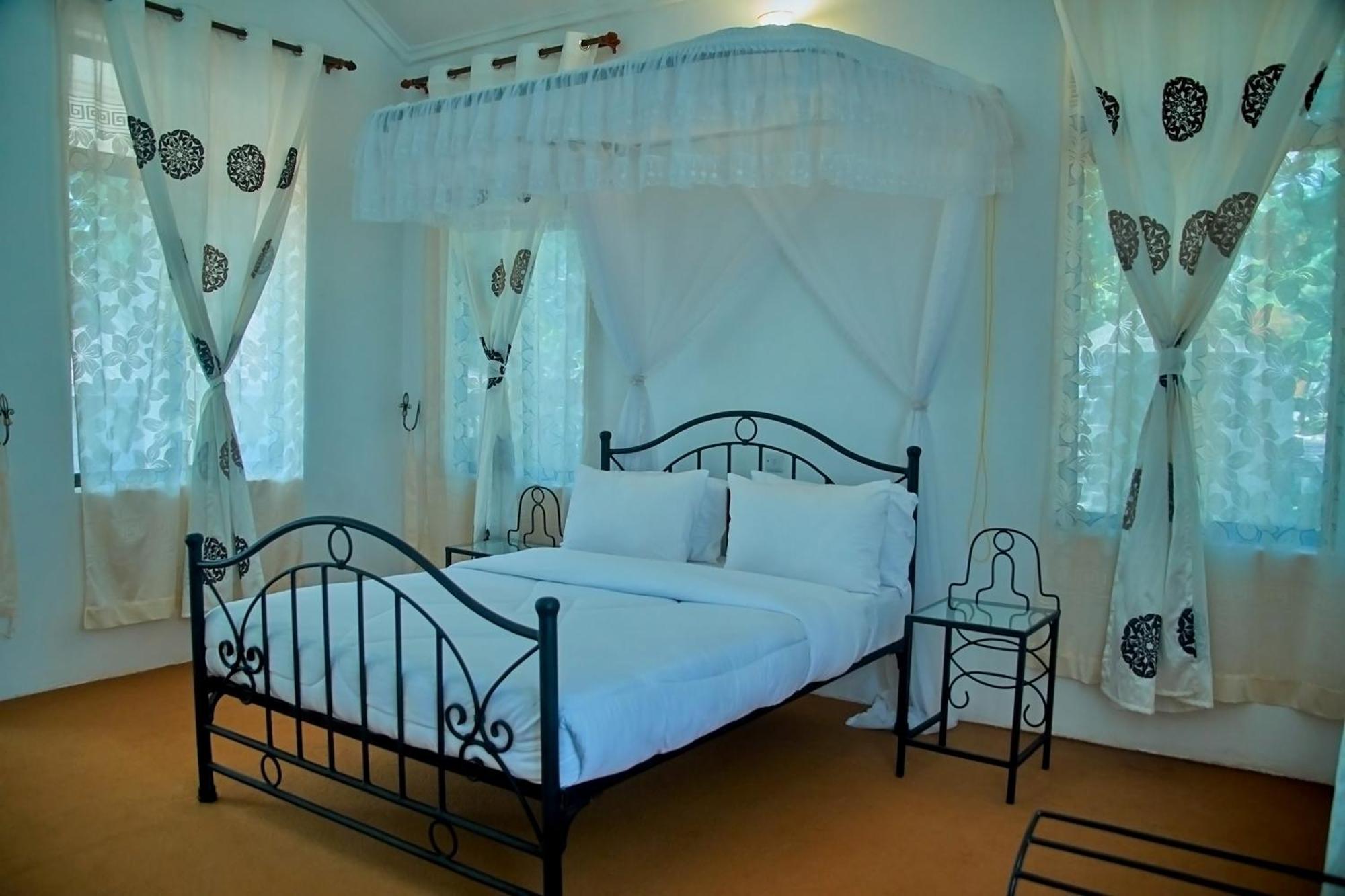 Ngorongoro Corridor Lodge Карату Экстерьер фото