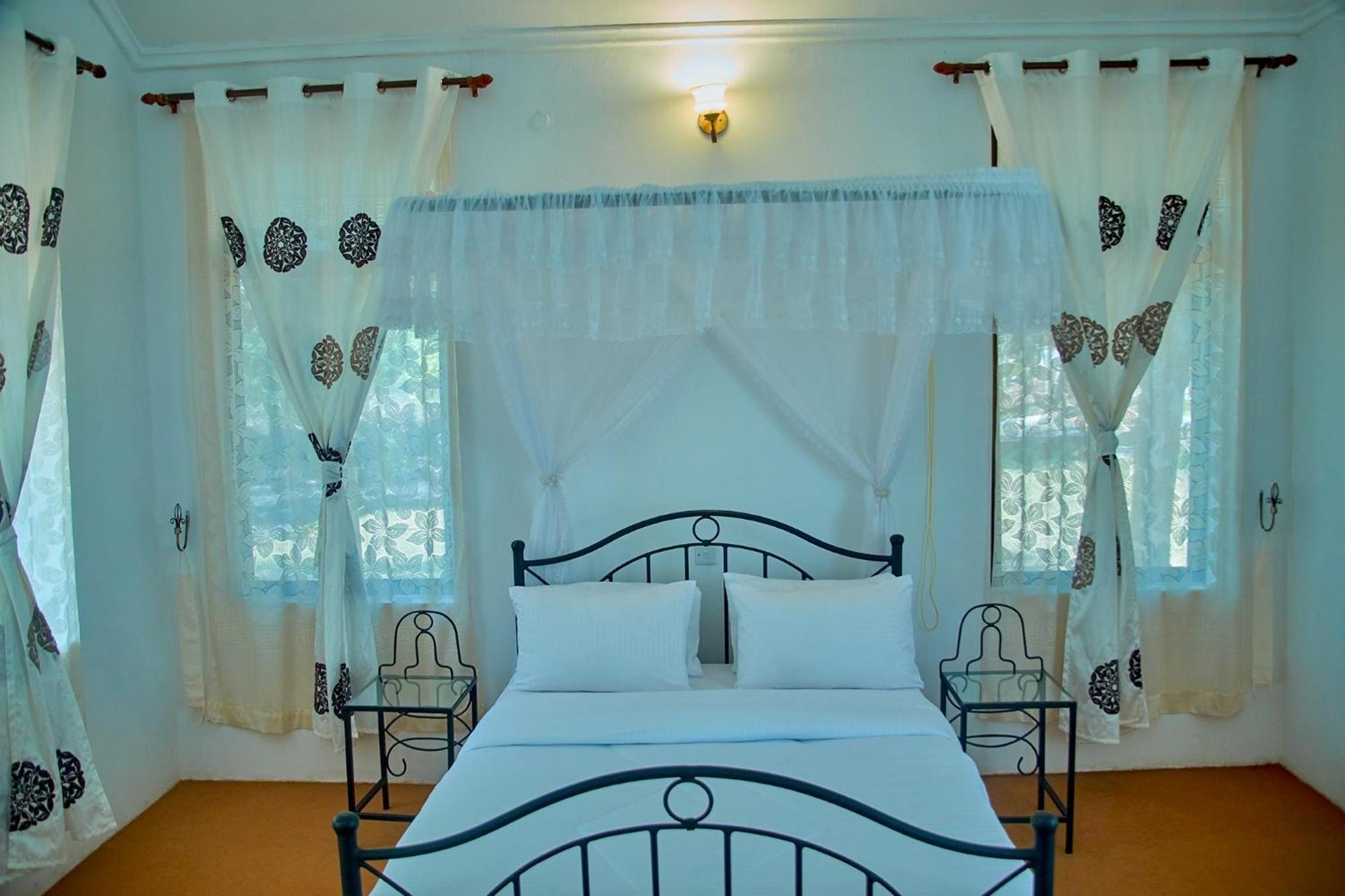 Ngorongoro Corridor Lodge Карату Экстерьер фото