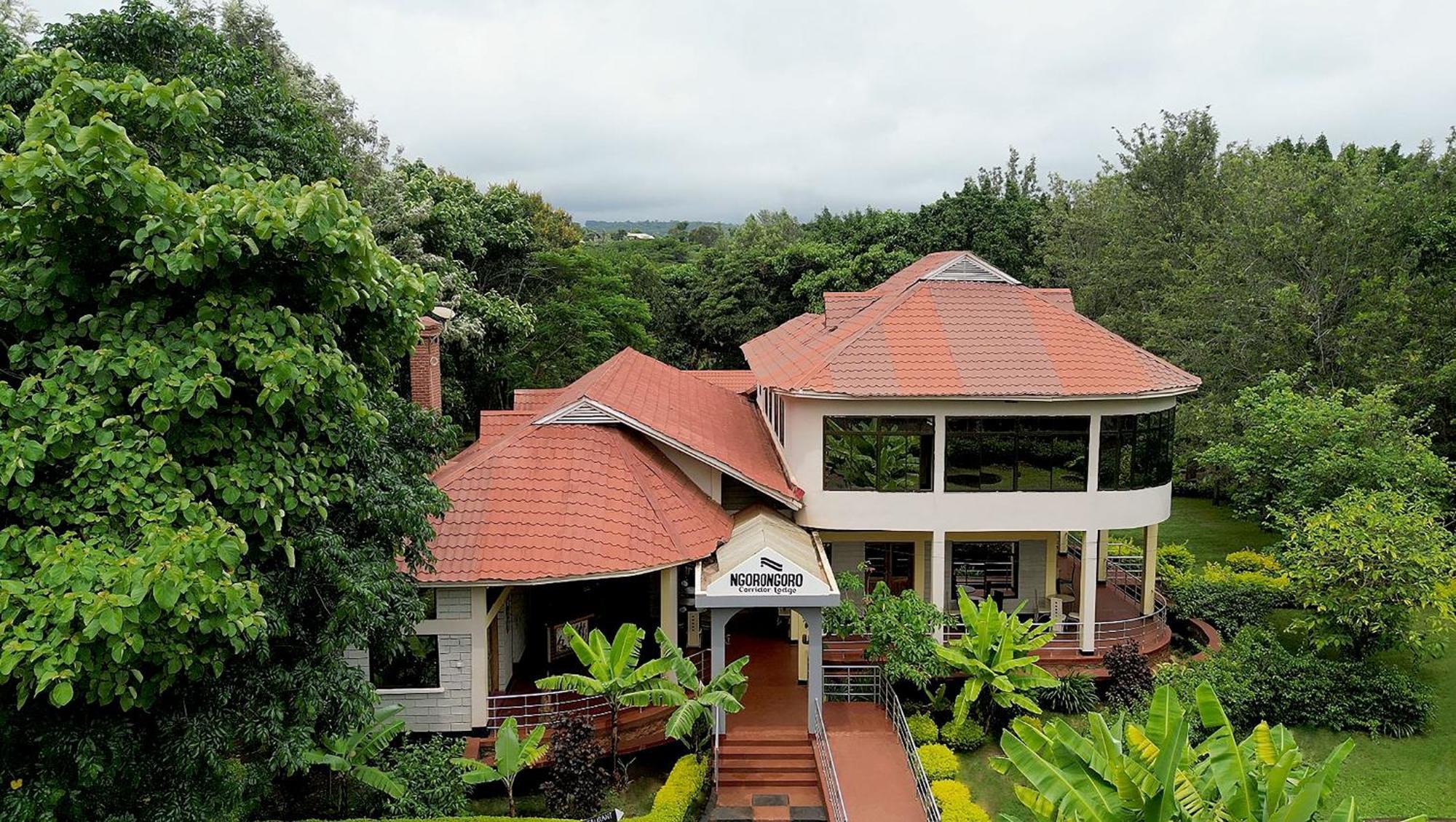 Ngorongoro Corridor Lodge Карату Экстерьер фото