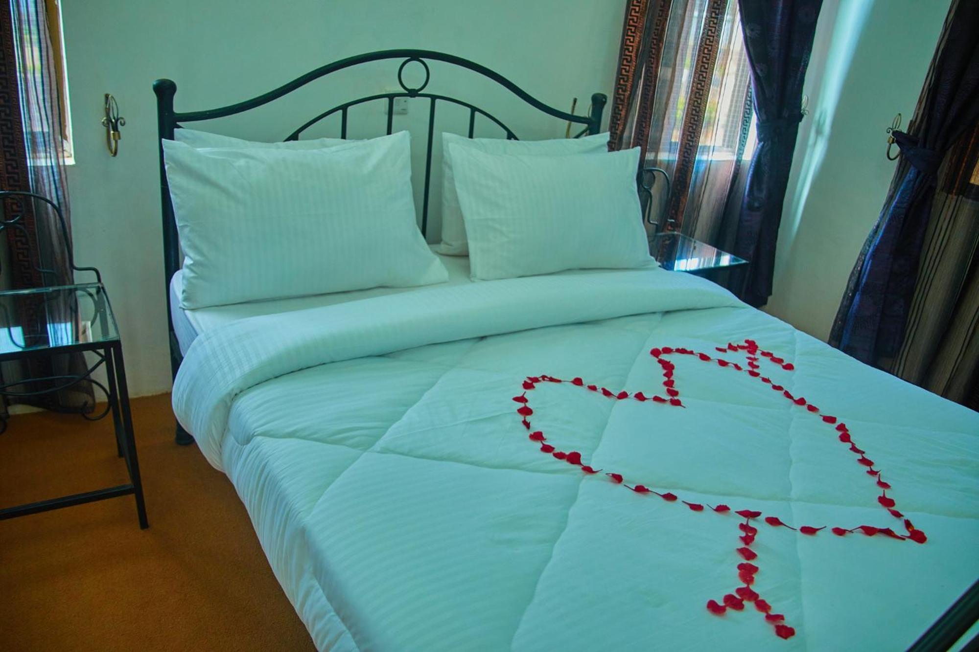 Ngorongoro Corridor Lodge Карату Экстерьер фото